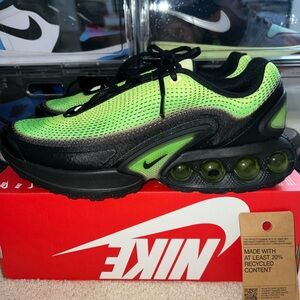 Nike Air Max DN Green Strike (HV3521-700) Missing Lid Retail $170